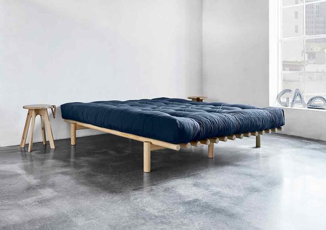 PACE Seng 180x200 cm. Dens organiske design gør den til en fryd for øjet.