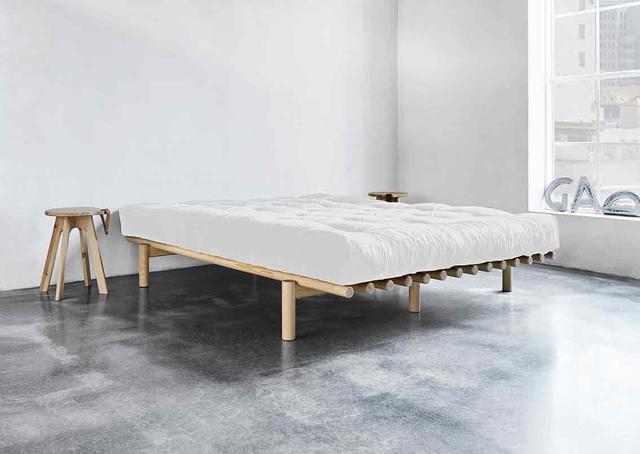 PACE Seng 180x200 cm. Dens organiske design gør den til en fryd for øjet.