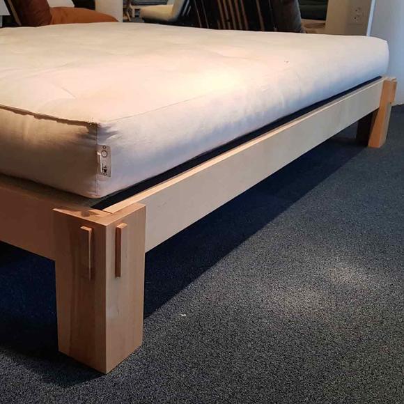 Tokyo seng 140x200 cm.