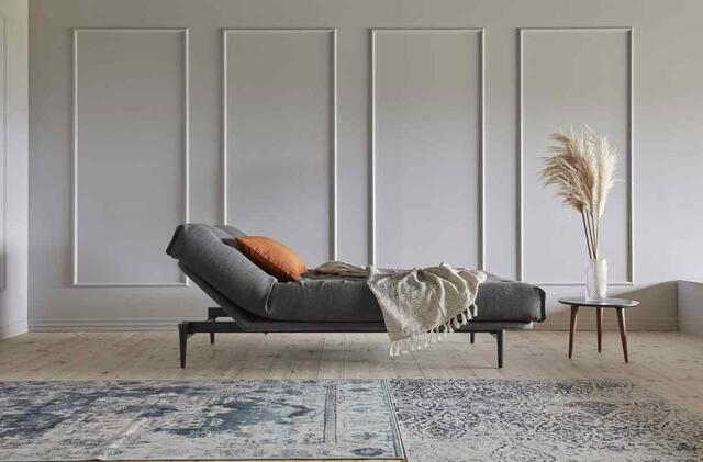 Komplet Colpus sofa sorte ben / Classic Nordic madras / Sæde stelbetræk. Valgfri stof